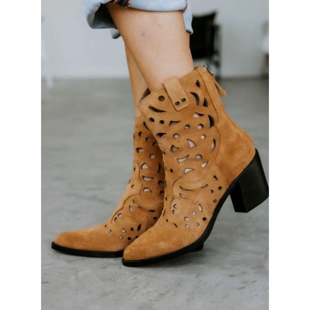 Dolce Vita Zenobi Western Boots Brown Suede Size 8 NIB Polished Timeless Modern
